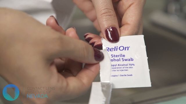 How to care for your contact lens case смотреть онлайн