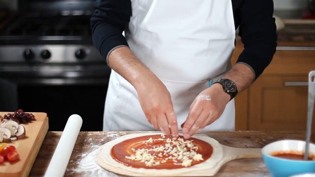 Making Authentic Pizza at Home (2 Ways) смотреть онлайн