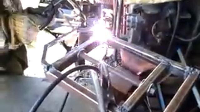 Переделка мотобуксировщика " Мужик" в лыжный модуль! смотреть онлайн