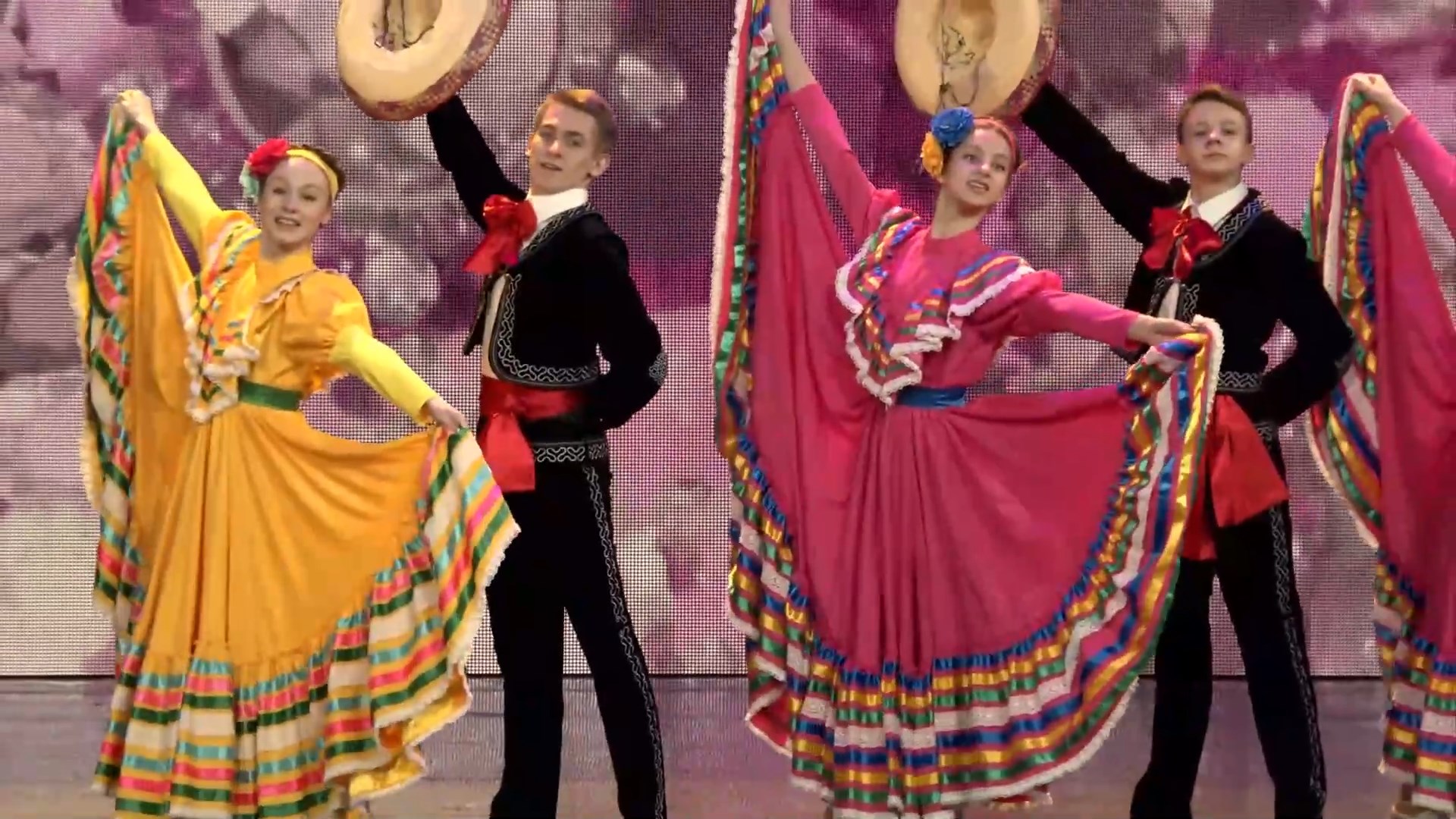 "Разноцветный карнавал", Ансамбль Локтева. "Colorful Carnival", Loktev Ensemble смотреть онлайн