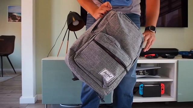 Herschel Pop Quiz Backpack - A great travel buddy! - Random Review 166 смотреть онлайн