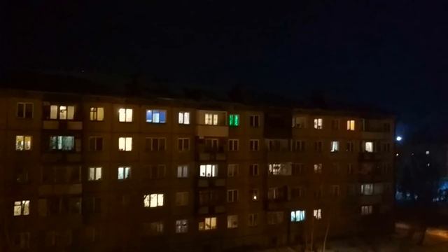 Кто еще не убрал новогодние гирлянды?)) смотреть онлайн