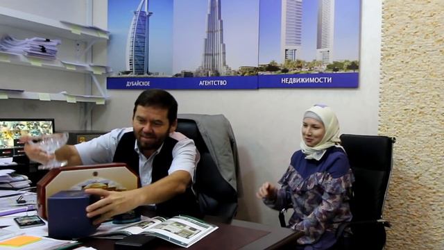 Диана Гайфулина привезла Исмагилу Шангарееву вазочку из "Богемского стекла" смотреть онлайн