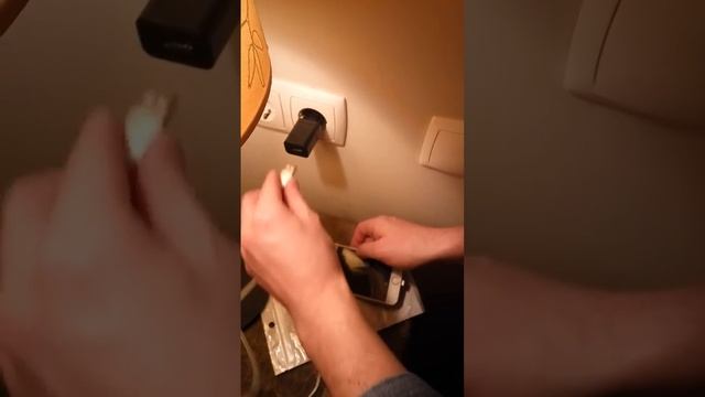 Магнитный кабель для iPhone 6 не работает / magnetic cable for iphone 6 not working not charging смотреть онлайн