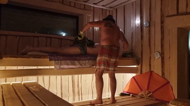 ПАРЕНИЕ В РУССКОЙ БАНЕ / Как правильно париться веником? Как париться в русской бане? БАНЯ смотреть онлайн