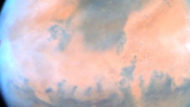 Scientists Were Left Stunned By These Photos Of An Astonishing Martian Crater смотреть онлайн