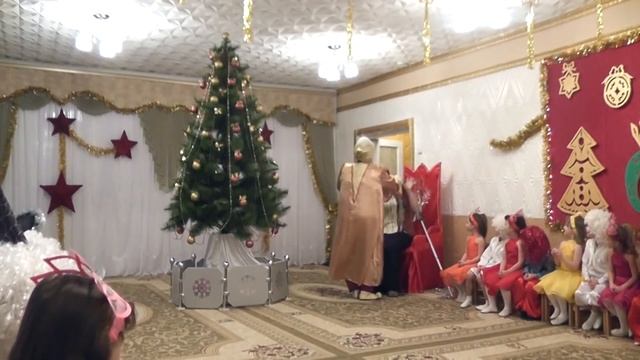 Новогодний утренник 2013 Тур агенство Бабы Яги в старшей группе Муз  рук  Максюта Г  В