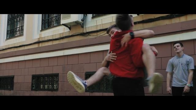 МАКС КОРЖ - Малый повзрослел (Выпускники 2018 ЛИТ ДВФУ 11 "Б") смотреть онлайн