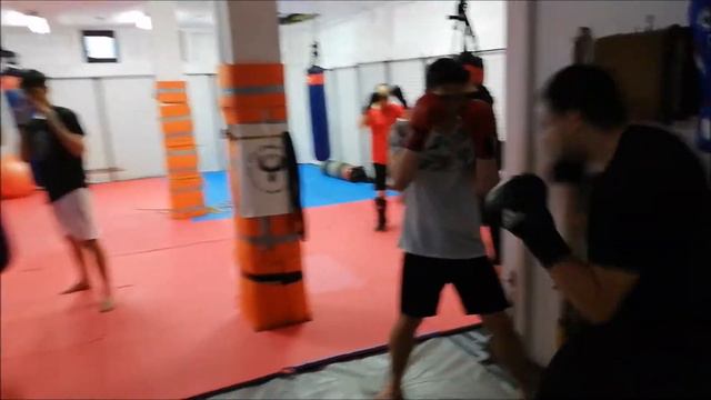 Lovituri de forta pe saci perne Muay Thai Kickbox K1 MMA WuShu Kempo смотреть онлайн