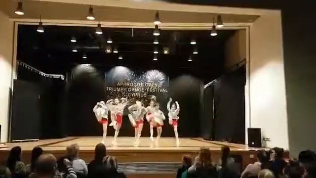 Стильный и зажигательный хип-хоп студии танцев LIVE DANCE - Лимассол смотреть онлайн