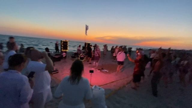 КРЫМ 2023 Крымские Мальдивы ГРЕЧНЕВЫЙ ПИСТОЛЕТ ?ПАНК РОК НА ПЛЯЖЕ? ЮЖНАЯ КОСА отдых в ПЛАТКЕ смотреть онлайн