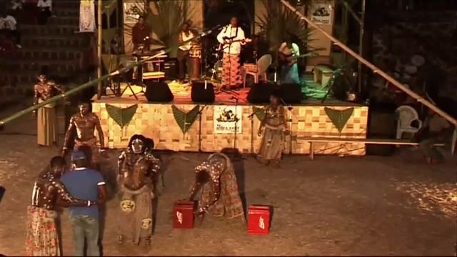 Encyclopedia d'Assiko's second set at Limbe's Festival of Traditional Music & Dance смотреть онлайн
