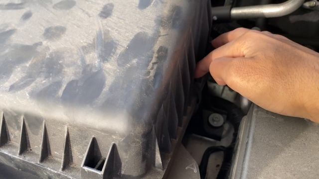 HOW TO: Change the Engine Air Filter on a Infiniti QX80 or QX56 *STEP-BY-STEP* смотреть онлайн