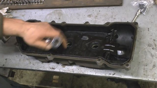 Прокладка клапанной крышки. Замена. смотреть онлайн