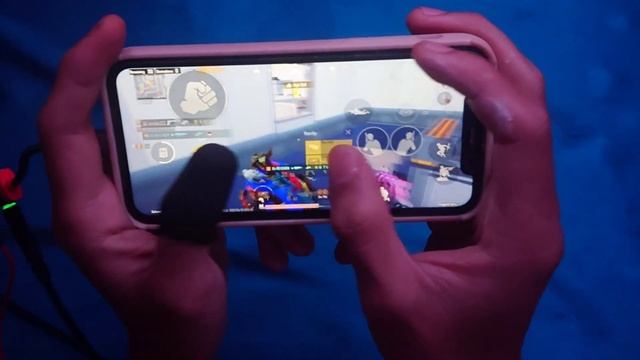 Best iPhone 11 ( Handcam ) 4 Finger player Balanced + Extreme #PUBGMOBILE смотреть онлайн