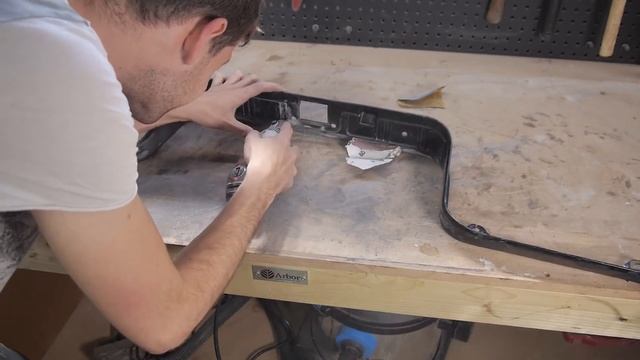 BMW E30 325i - Rusty Rear End Restoration - Opening A Can Of Worms смотреть онлайн