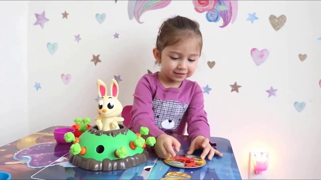 ЗАЙЧИК ПРЫГУН - Настольная Игра для Деток - РАСПАКОВКА смотреть онлайн