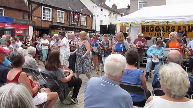 Uke Box Glory | Surfin' USA | Beggars Fair 2019 смотреть онлайн