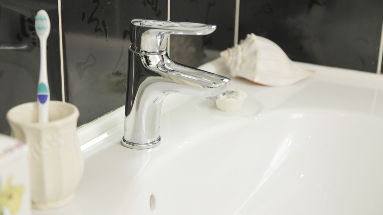 Смеситель для раковины с каналом для фильтрованной воды Swedbe Venado Plus 1615 смотреть онлайн