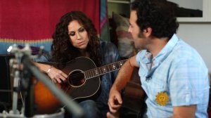 Minnie Driver sings «Beloved»