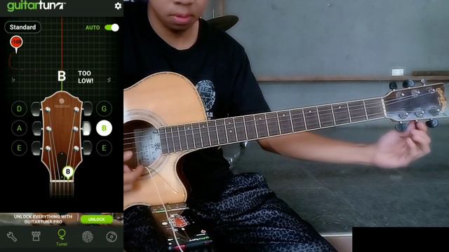 How to tune Guitar by using Guitar Tuna App for Beginner's guide ( Demo ) смотреть онлайн