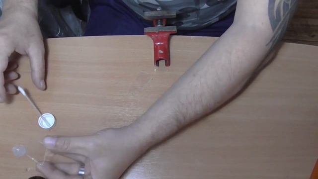 как клеить оргстекло дихлорэтаном/как клеить оргстекло /пластик смотреть онлайн
