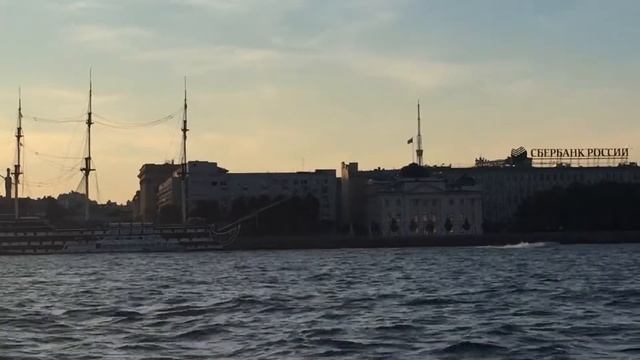 Путешествие по Питеру. Прогулки по рекам и каналам Санкт Петербурга! смотреть онлайн