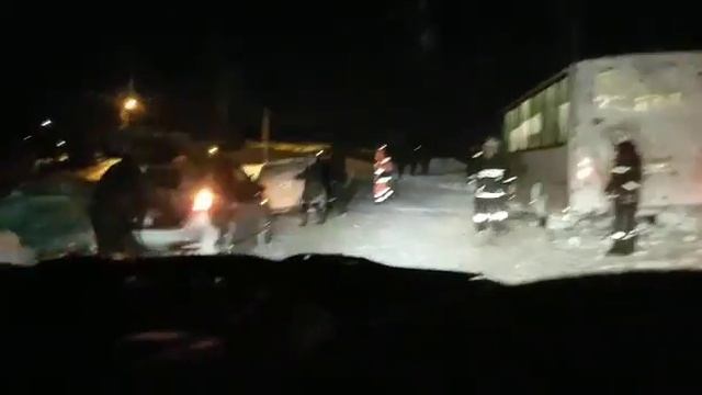 Столкновение автобуса и универсала в Костромском смотреть онлайн