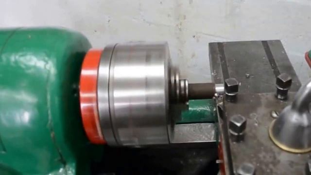 Токарный станок Т-135в с частотным преобразователем смотреть онлайн