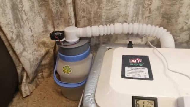 Внешний увлажнитель для инкубатора Janoel 24. смотреть онлайн