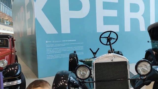 Аэропорт Домодедово. Выставка автомобилей. Летим на самолёте домой. смотреть онлайн