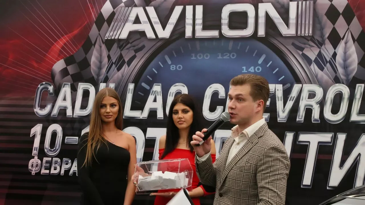 Презентация Escalade 2018 и CT6 в дилерском центре АВИЛОН