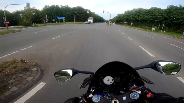 Тест Драйв Обзор Suzuki GSX R 750 смотреть онлайн
