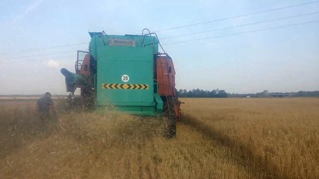 Комбайн "Дон 1500" смотреть онлайн