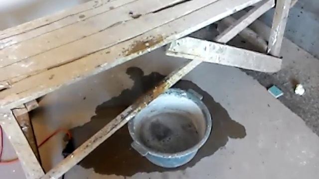 Просверлил отверстие в потолке смотреть онлайн