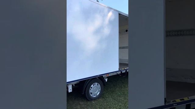 Volkswagen Crafter Термобудка гідроборт 2.0 120 квт смотреть онлайн