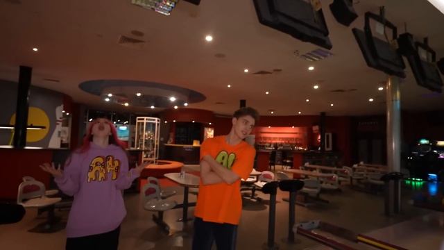 24 Часа в БОУЛИНГЕ ! смотреть онлайн