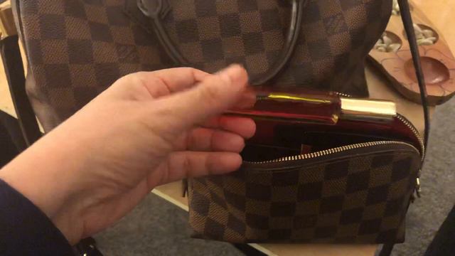 Louis Vuitton Speedy Bandolier 30 - What’s in my bag and quick review смотреть онлайн