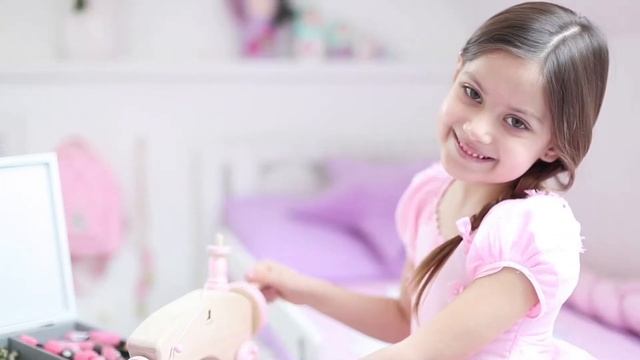 Игрушечная деревянная швейная машинка TimurEva смотреть онлайн