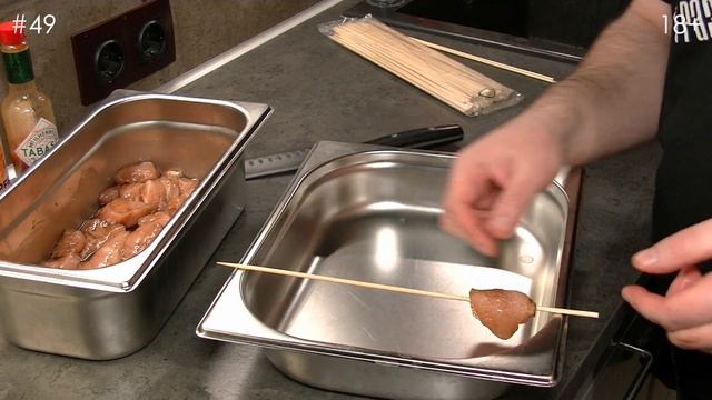 Куриный шашлык в духовке с запахом костра и дыма смотреть онлайн