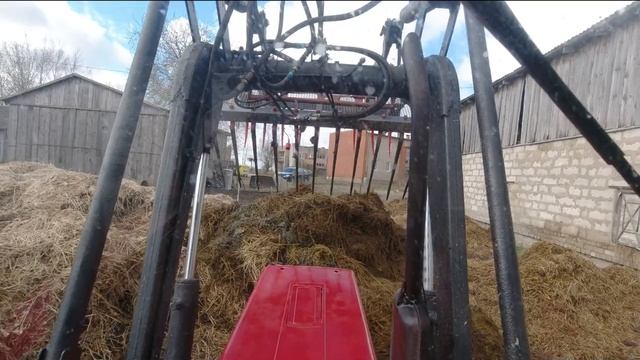#МТЗ 82.1 и #Кун (пку08) C универсалними вилами #Metalfach работаем с навозом  #DJIOsmo / Cow Manur