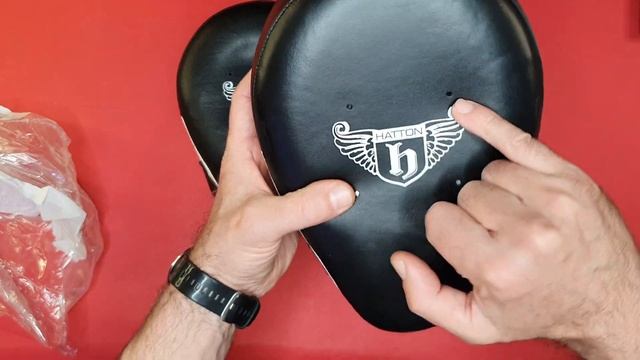 Hatton Boxing Air Pro Hook and Jab Pads Review-Обзор боксерских лап Hatton Boxing Air Pro. смотреть онлайн