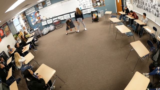 Arm Hockey Game - Get Students Out of Their Seats with a Class Brain Break смотреть онлайн