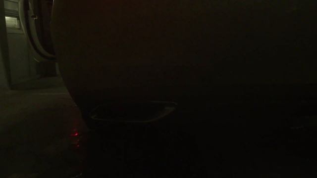 выхлоп E200. Exhaust E200 Mercedes-benz