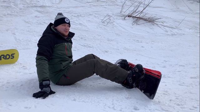 ПЕРВЫЙ РАЗ встал на СНОУБОРД | ЛЫЖНИК который НИКОГДА не стоял на сноуборде смотреть онлайн