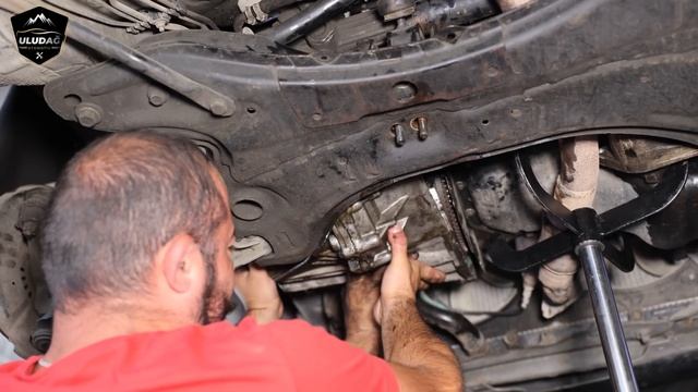 ARABA VİTESTE TAKILI KALMIŞ BAKIN NEDEN! (Geely Familia MK 1.5 Motor) смотреть онлайн