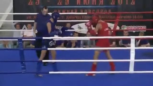 Чемпионат по тайскому боксу накаутировал