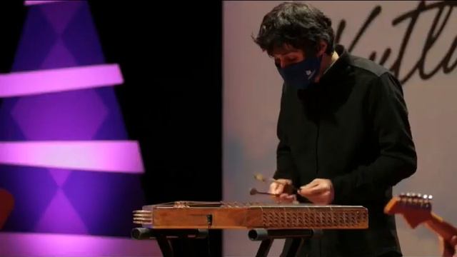 Dere Geliyor Dere / Amesha Spenta @ Cemal Reşit Rey смотреть онлайн