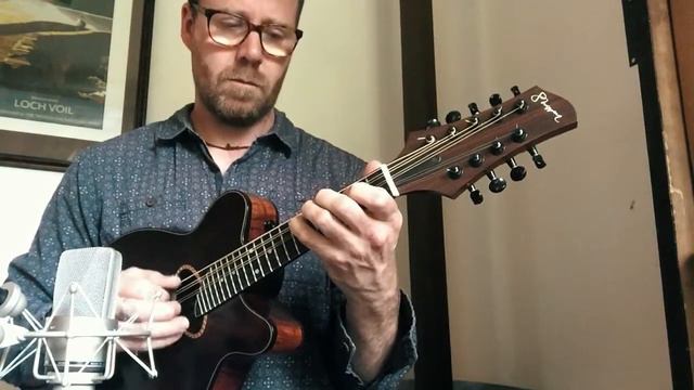 Ewan MacPherson plays Shippey "Artist" 9-string mandolin смотреть онлайн