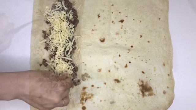 Пироги с творогом и ягодами